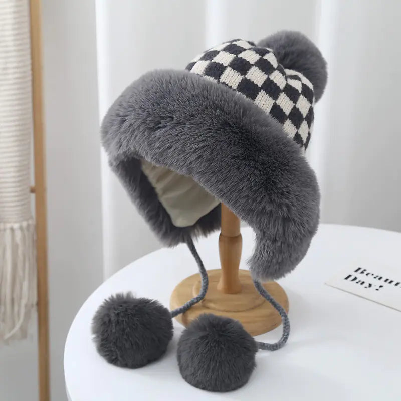 Checkerboard Fuzzy Lei